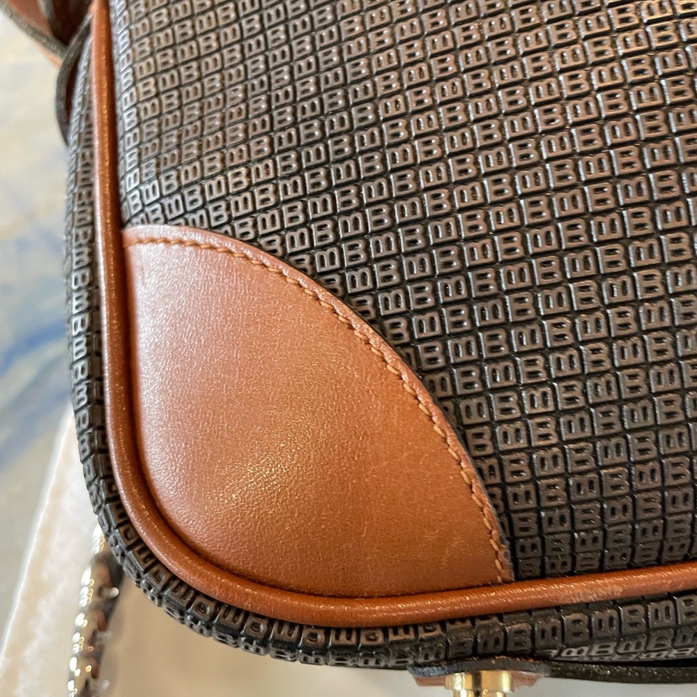 Bally Vintage Leather Crossbody Bag - Made in Italy with COA! - Picture 10 of 17